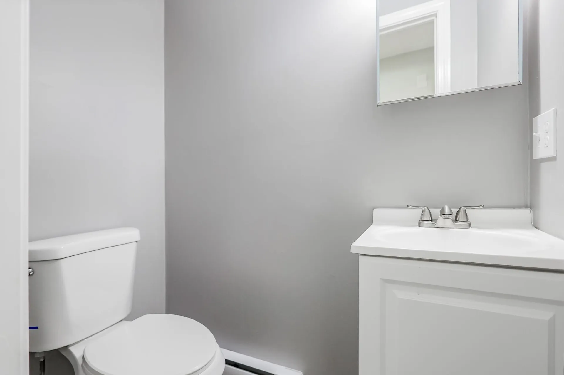 40 Grove Avenue Salem NH 03079