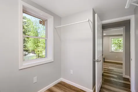 40 Grove Avenue Salem NH 03079