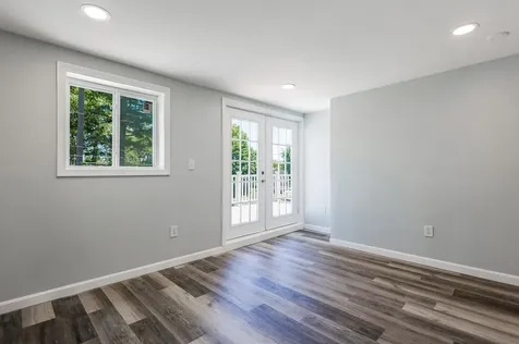 40 Grove Avenue Salem NH 03079
