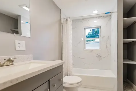 40 Grove Avenue Salem NH 03079
