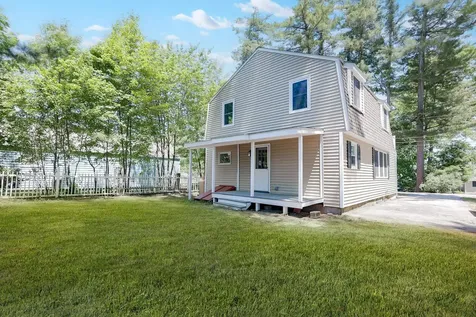 40 Grove Avenue Salem NH 03079