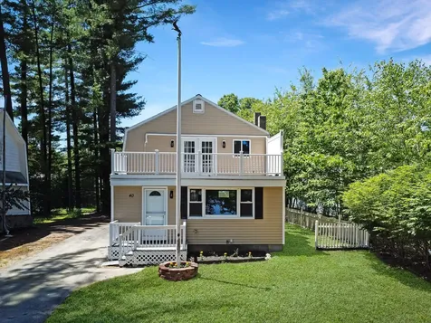 40 Grove Avenue Salem NH 03079