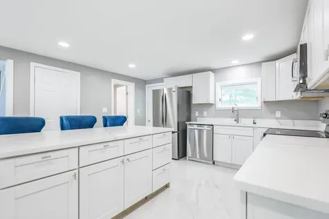40 Grove Avenue Salem NH 03079