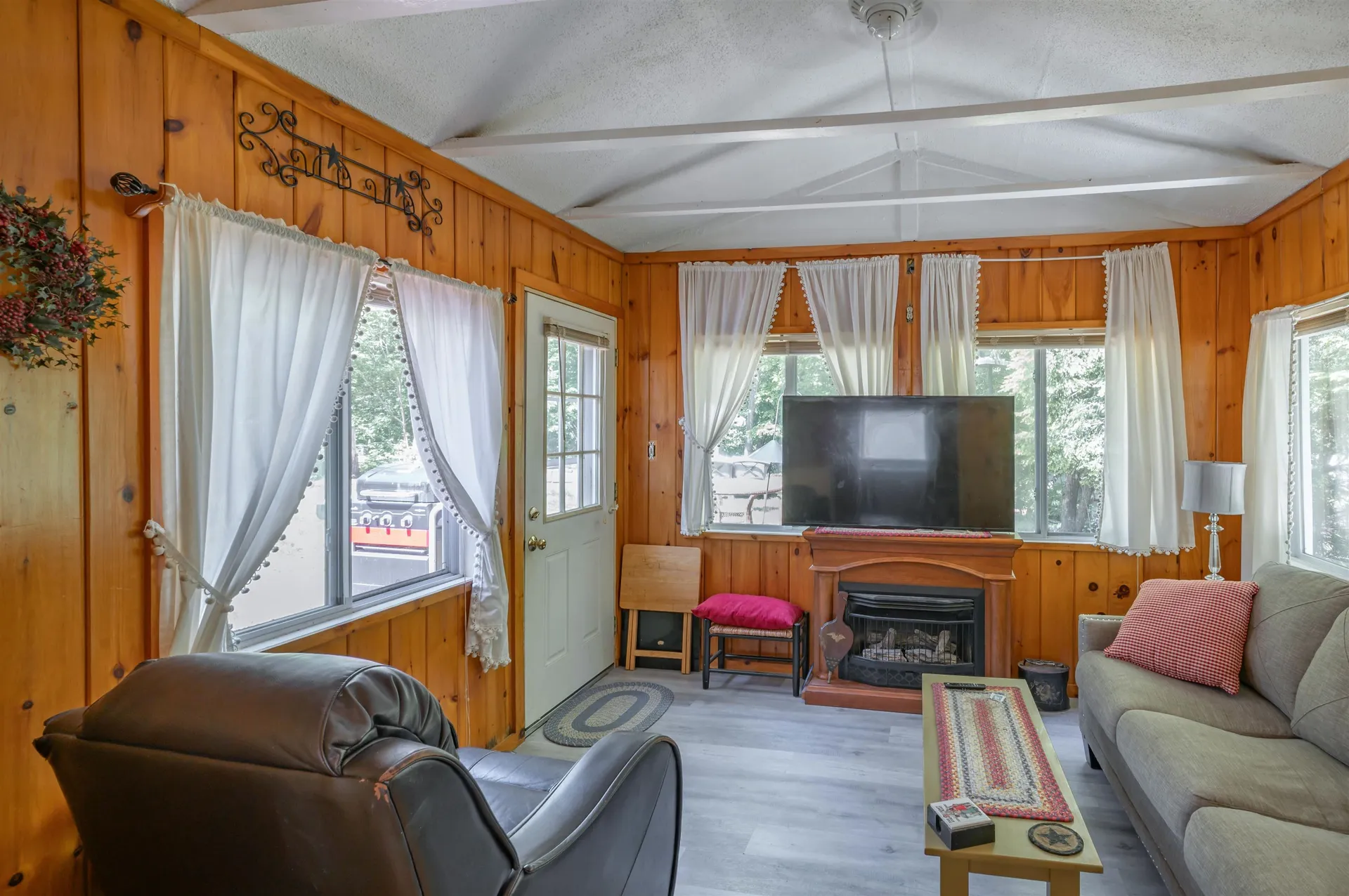 9 Upper Scotland Drive Raymond NH 03077