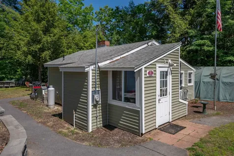 9 Upper Scotland Drive Raymond NH 03077