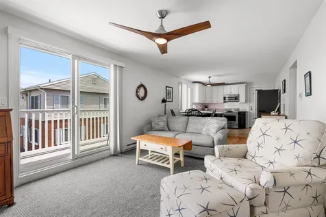 68 Kings Highway Hampton NH 03842