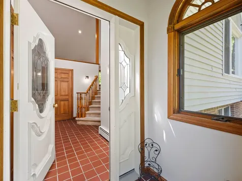 19 Wedgewood Drive Londonderry NH 03053
