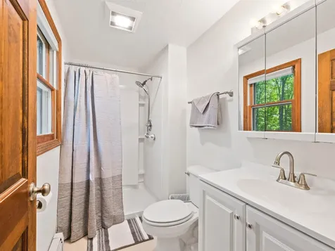 19 Wedgewood Drive Londonderry NH 03053