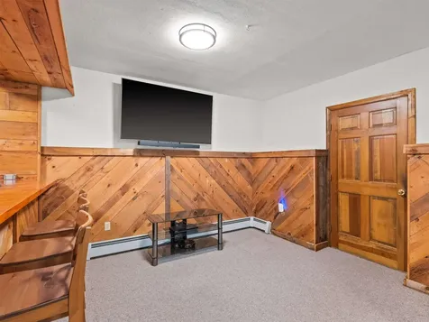 19 Wedgewood Drive Londonderry NH 03053