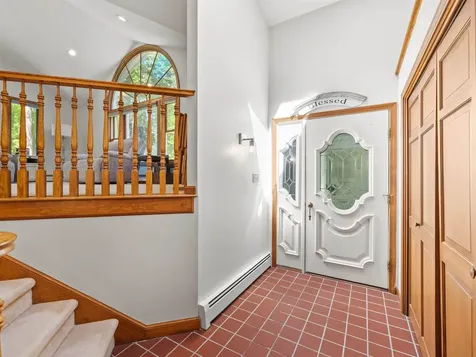 19 Wedgewood Drive Londonderry NH 03053