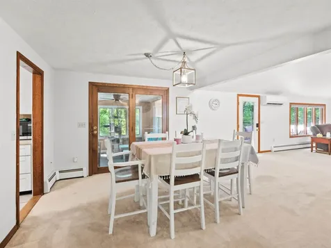 19 Wedgewood Drive Londonderry NH 03053