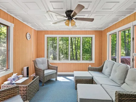 19 Wedgewood Drive Londonderry NH 03053