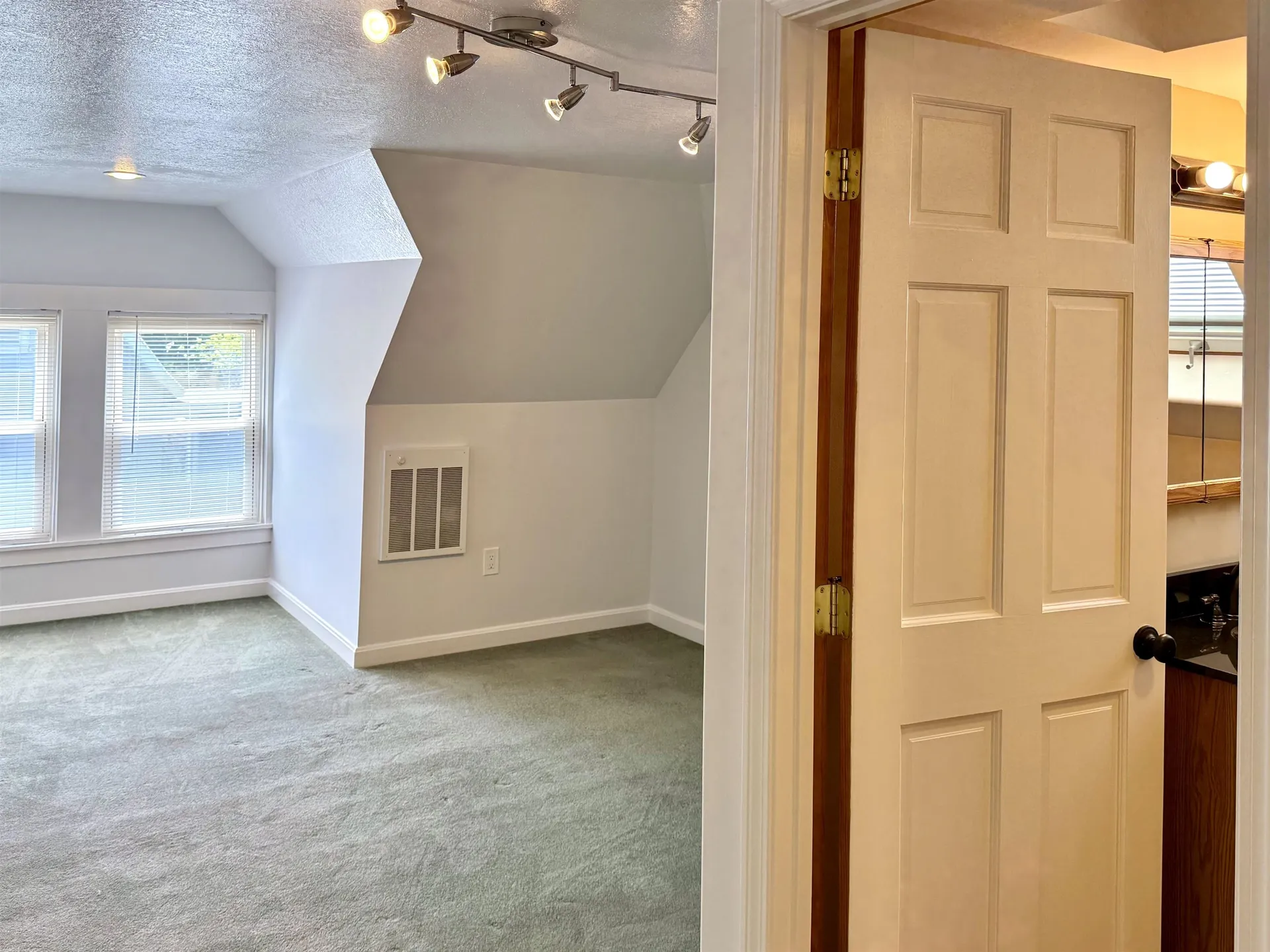 306 Mcgregor Street Manchester NH 03102