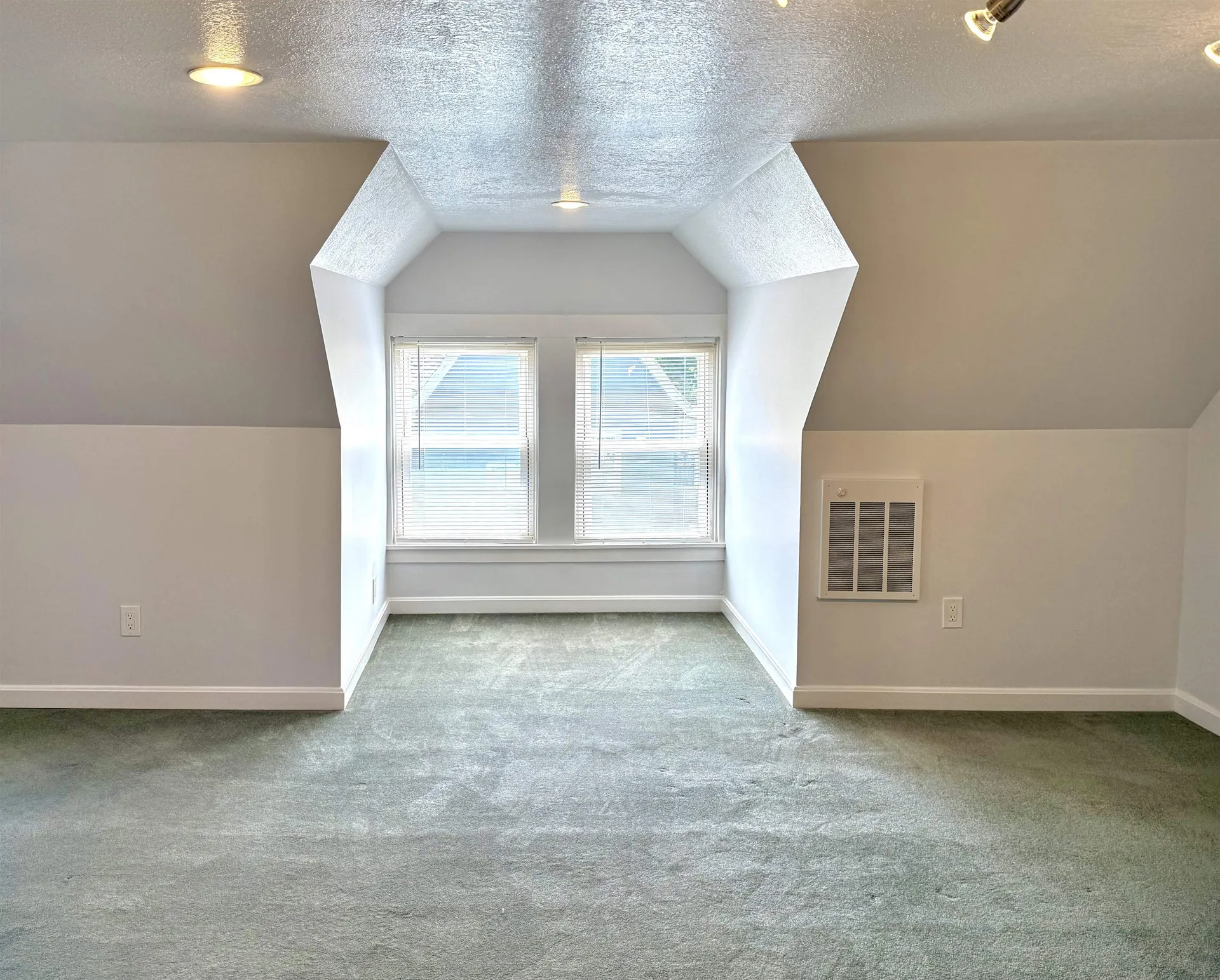 306 Mcgregor Street Manchester NH 03102