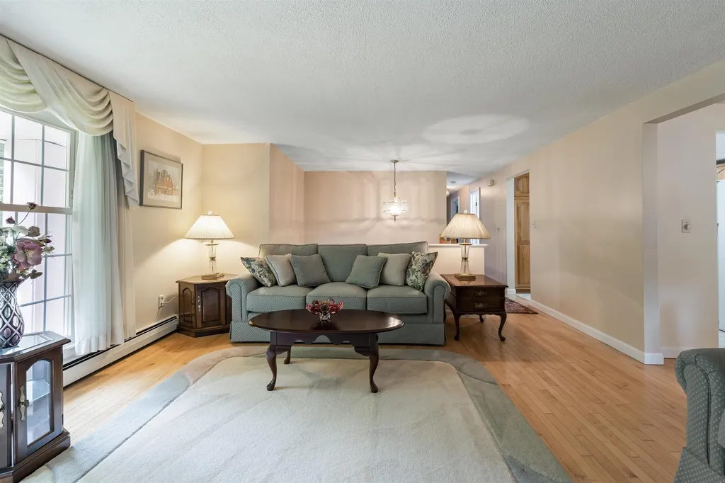 2 Harding Road Portsmouth NH 03801
