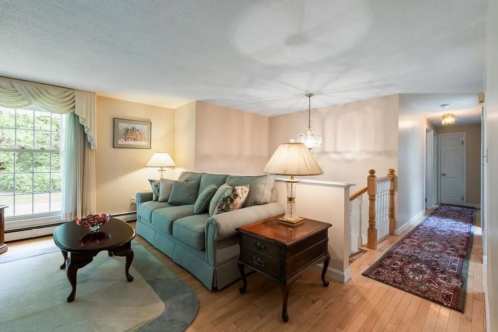 2 Harding Road Portsmouth NH 03801