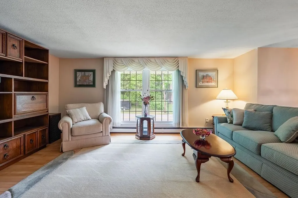 2 Harding Road Portsmouth NH 03801