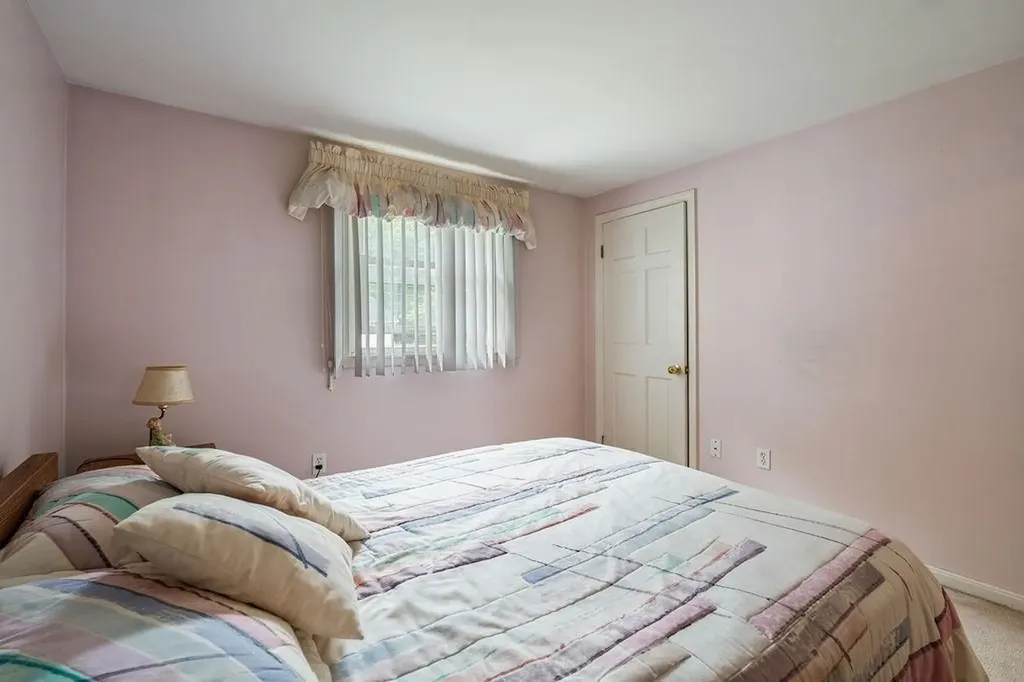 2 Harding Road Portsmouth NH 03801