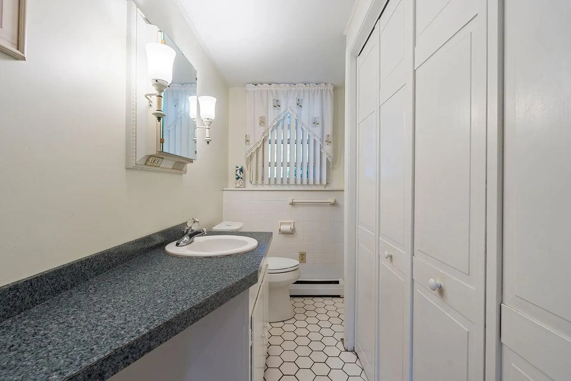 2 Harding Road Portsmouth NH 03801