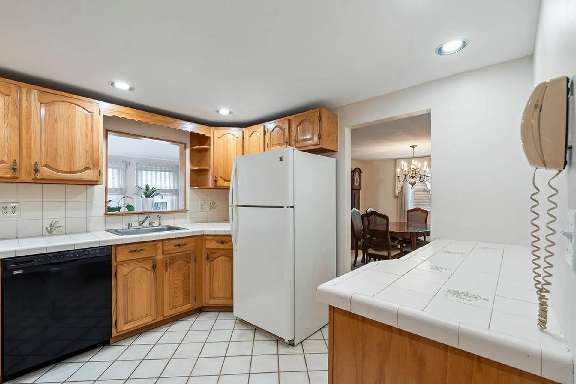 2 Harding Road Portsmouth NH 03801