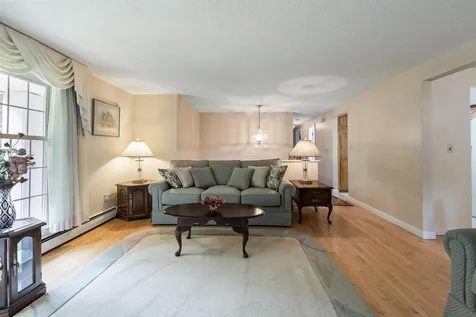 2 Harding Road Portsmouth NH 03801