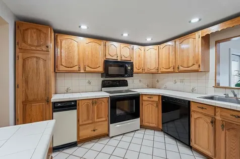 2 Harding Road Portsmouth NH 03801