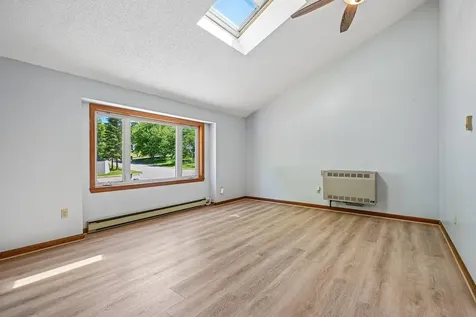 82 Derryfield Road Derry NH 03038