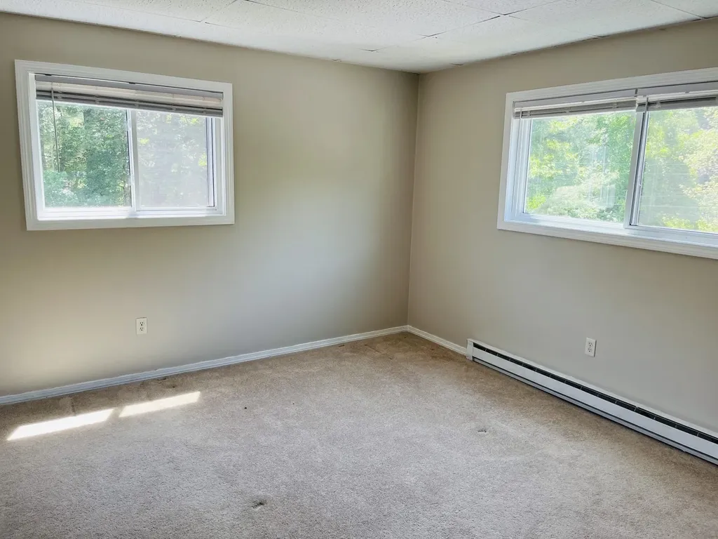 45C Constitution Drive Londonderry NH 03053