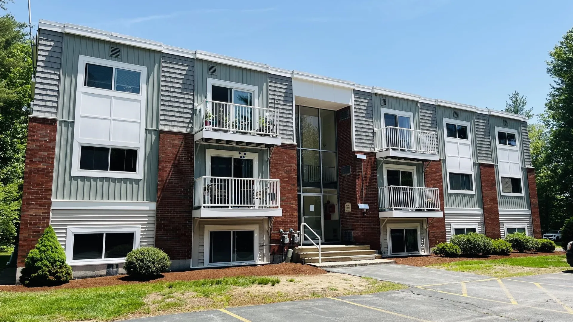 45C Constitution Drive Londonderry NH 03053
