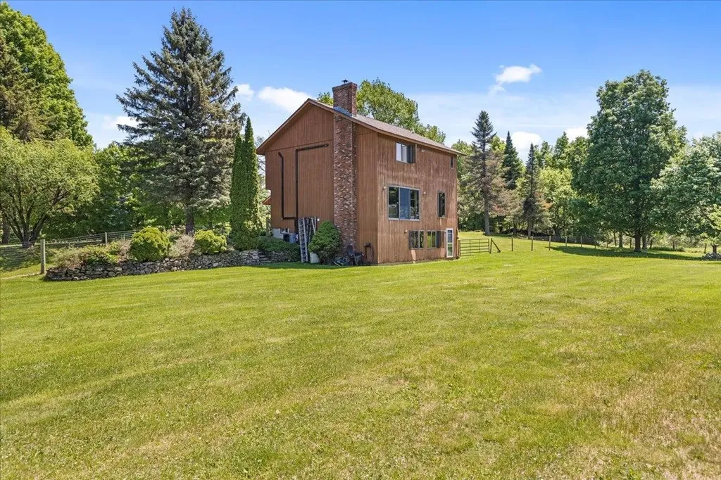 2206 Highgate Road Swanton VT 05488