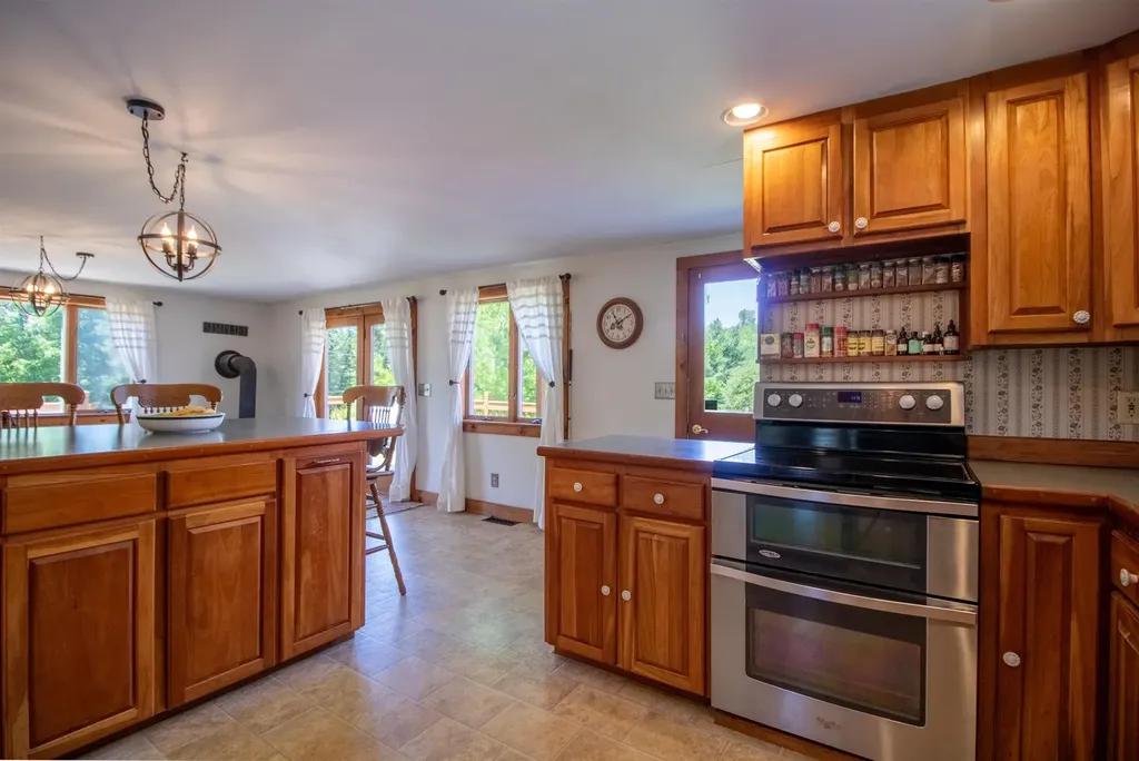 736 Pleasant Street Newport City VT 05855