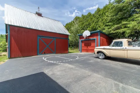 736 Pleasant Street Newport City VT 05855