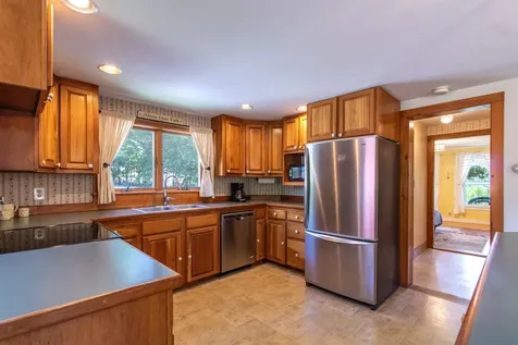 736 Pleasant Street Newport City VT 05855
