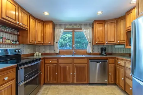 736 Pleasant Street Newport City VT 05855