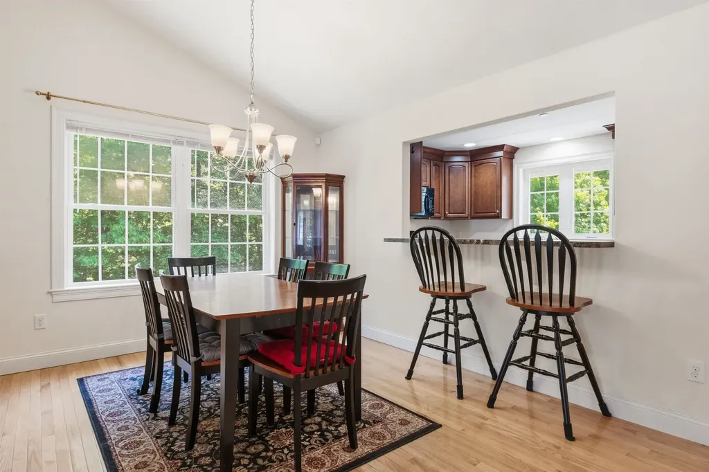 12 Thorn Hill Road Hooksett NH 03106