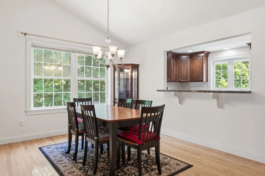 12 Thorn Hill Road Hooksett NH 03106