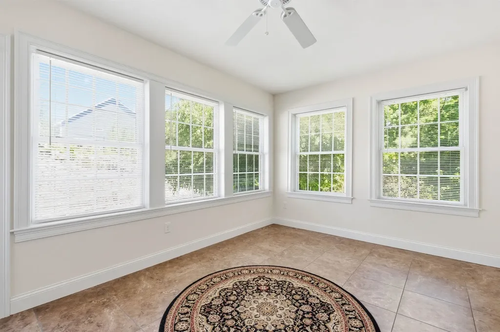 12 Thorn Hill Road Hooksett NH 03106