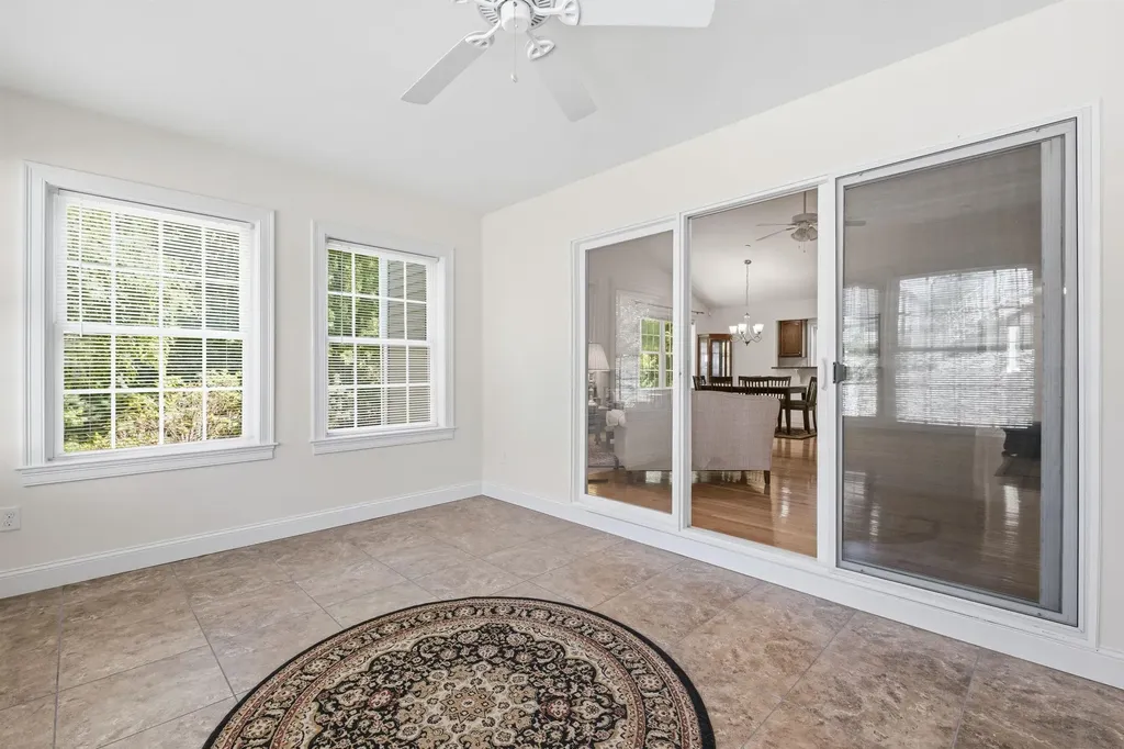12 Thorn Hill Road Hooksett NH 03106