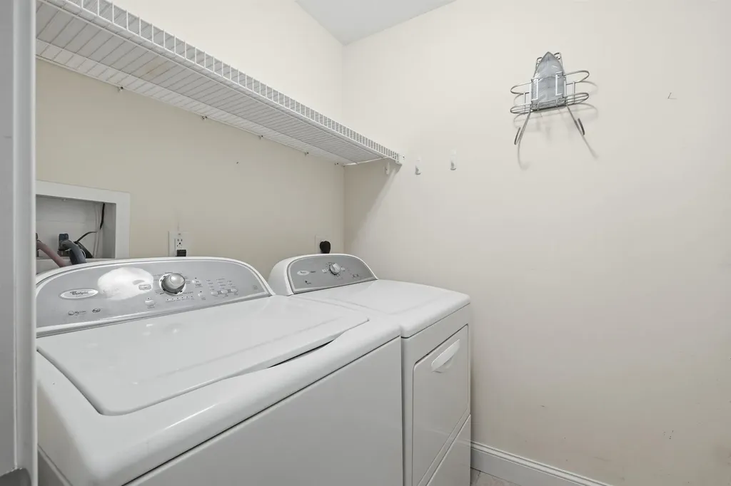 12 Thorn Hill Road Hooksett NH 03106