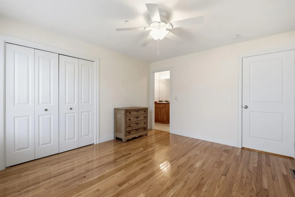 12 Thorn Hill Road Hooksett NH 03106