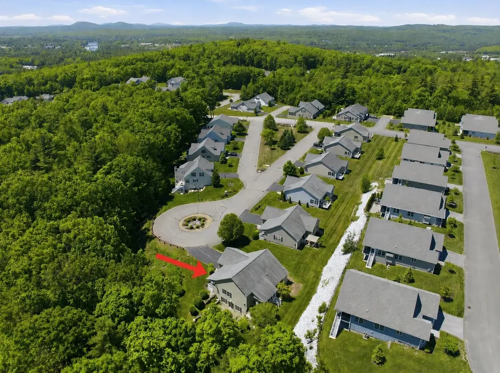 12 Thorn Hill Road Hooksett NH 03106
