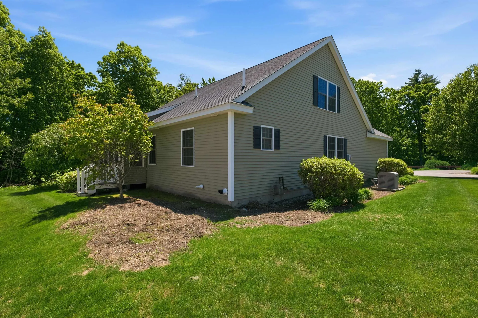 12 Thorn Hill Road Hooksett NH 03106