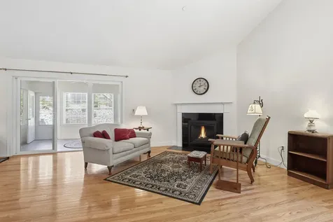 12 Thorn Hill Road Hooksett NH 03106