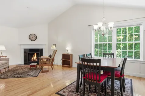 12 Thorn Hill Road Hooksett NH 03106