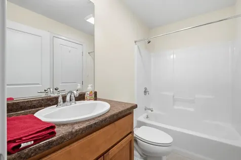 12 Thorn Hill Road Hooksett NH 03106