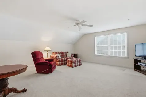 12 Thorn Hill Road Hooksett NH 03106