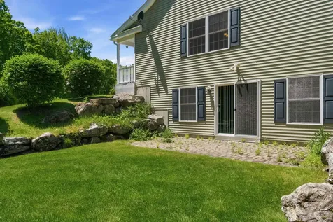 12 Thorn Hill Road Hooksett NH 03106
