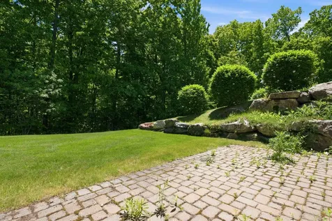 12 Thorn Hill Road Hooksett NH 03106