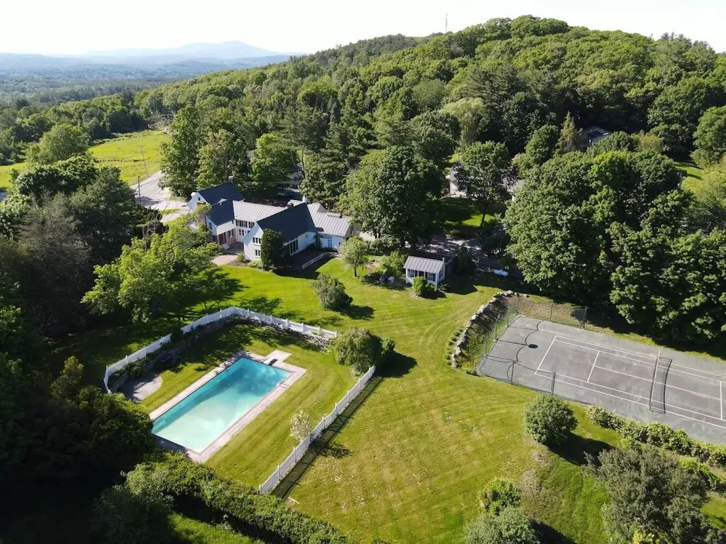 16 Gould Hill Road Hopkinton NH 03229