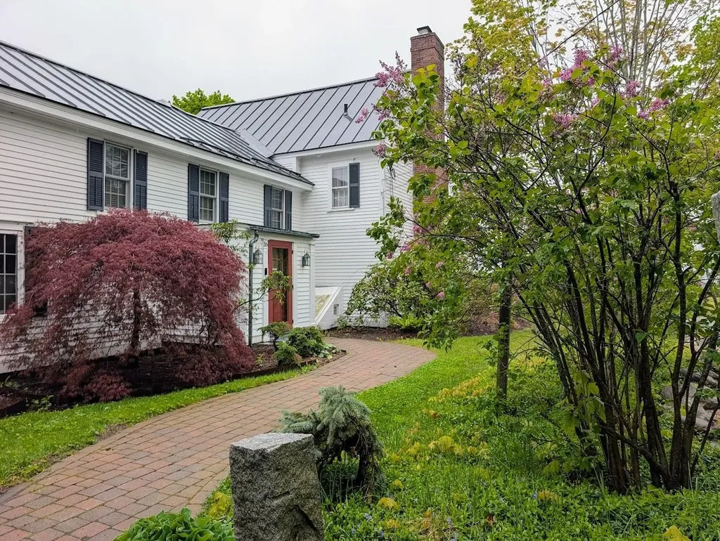 16 Gould Hill Road Hopkinton NH 03229
